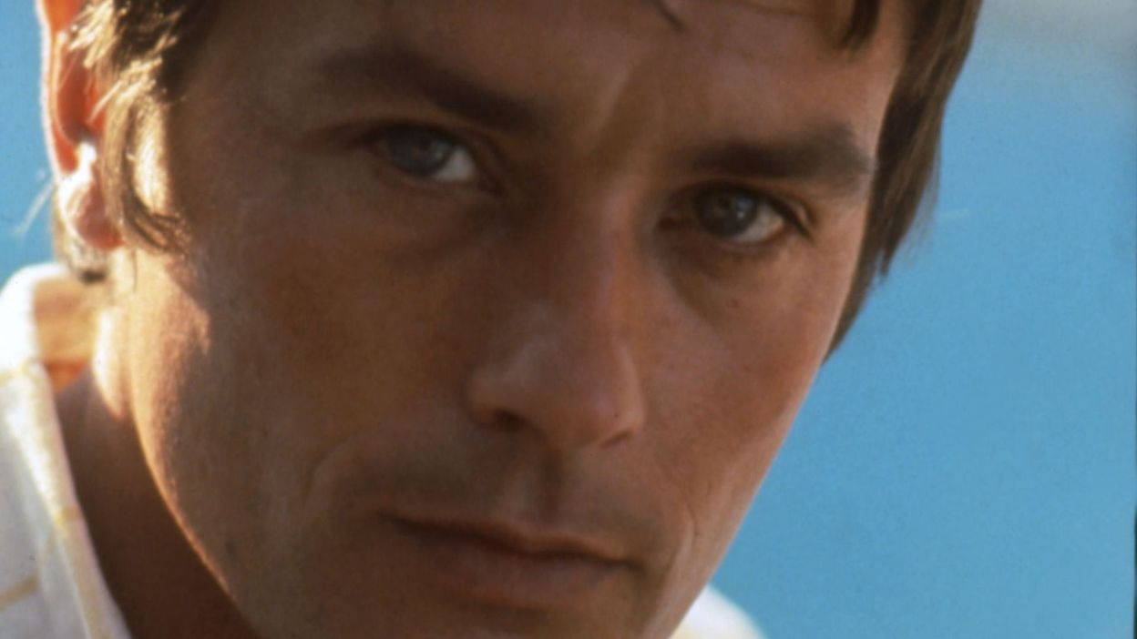 Alain Delon, Sex-symbol Et Monstre Sacré Du Cinéma Français - RTBF Actus