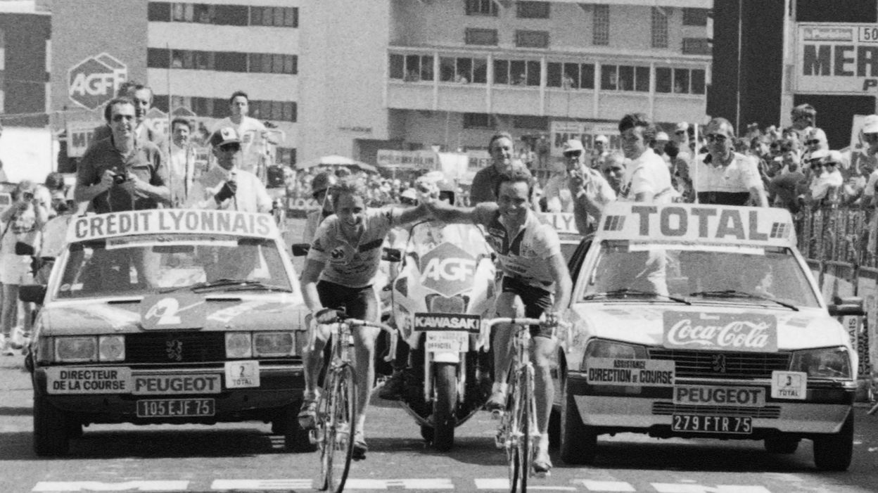 Le 21 juillet 1986 : Hinault et Lemond main dans la main à l'Alpe