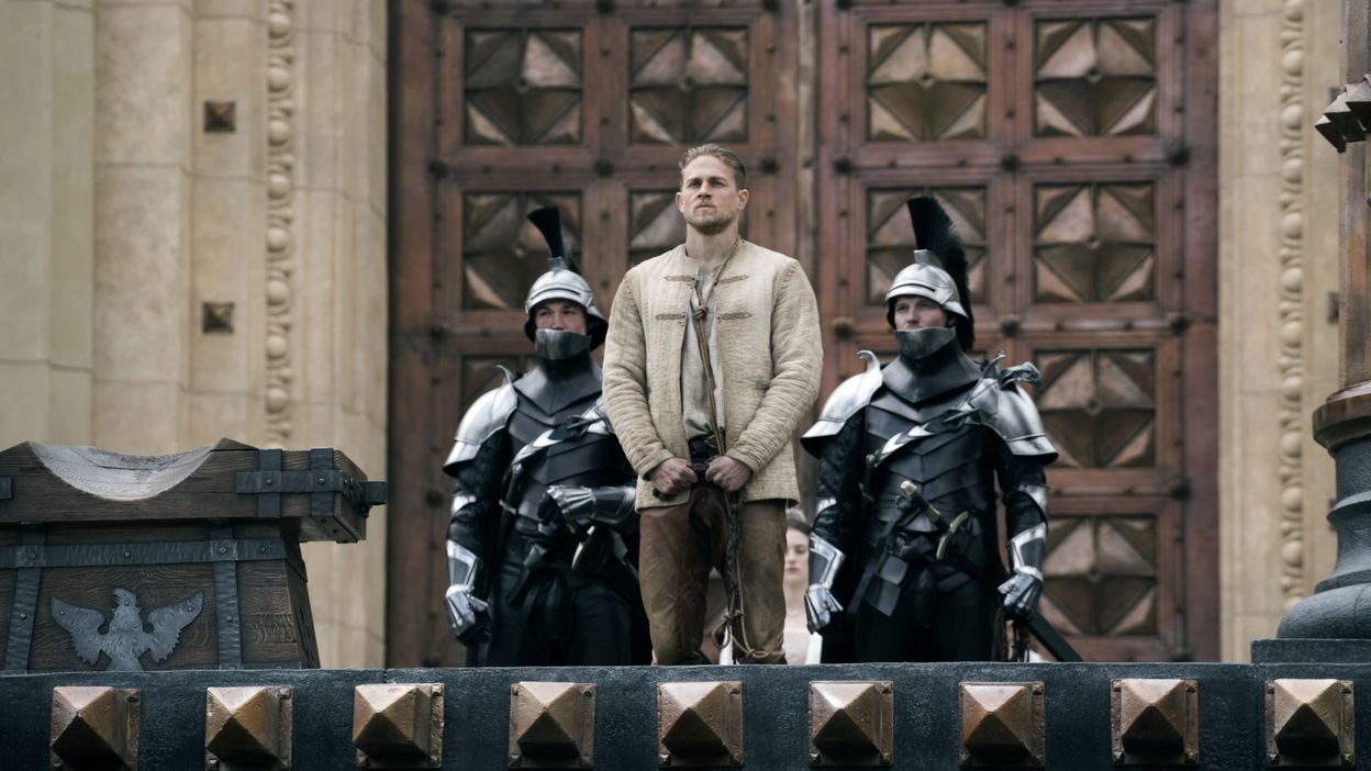 "Le Roi Arthur : La Légende d'Excalibur" : 5 fun facts sur le film porté par Charlie Hunnam, Jude Law et Djimon Hounsou