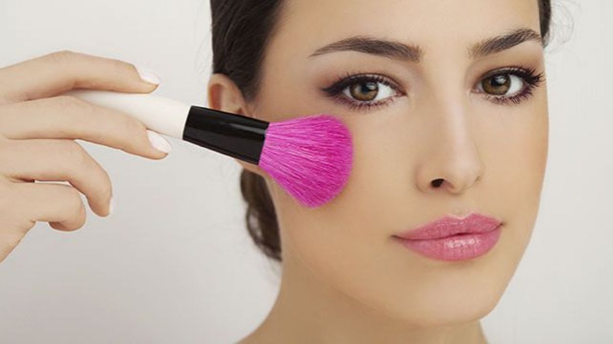 Pourquoi Le Maquillage Est Il Si Important Pour Une Femme Rtbf Be