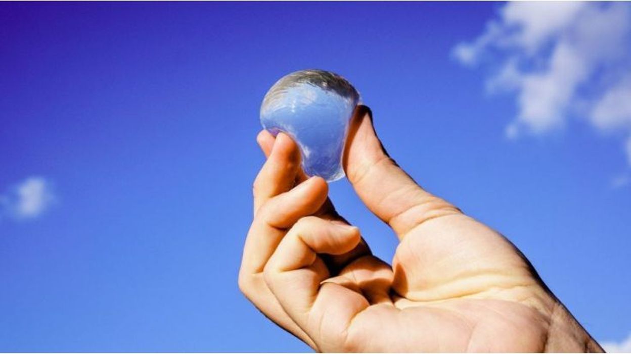 'Passemoi la boule d'eau !' RTBF Actus