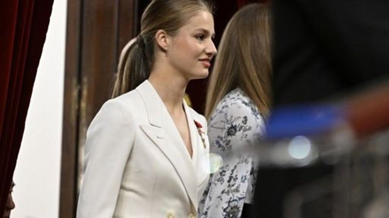 La princesse Leonor, héritière du trône espagnol, jure fidélité à la