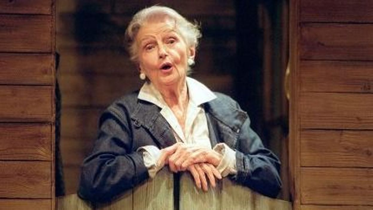 Décès de l'actrice française Simone Valère - RTBF Actus