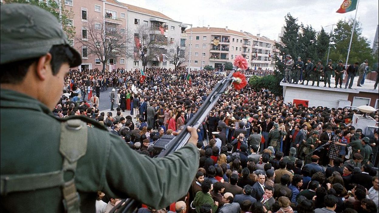 La Révolution Des Œillets Que Fête Exactement Le Portugal Le 25 Avril