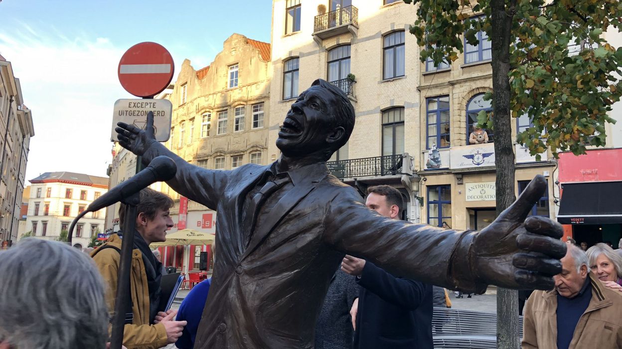 Inauguration D'une Statue De Jacques Brel à Bruxelles - Rtbf.be