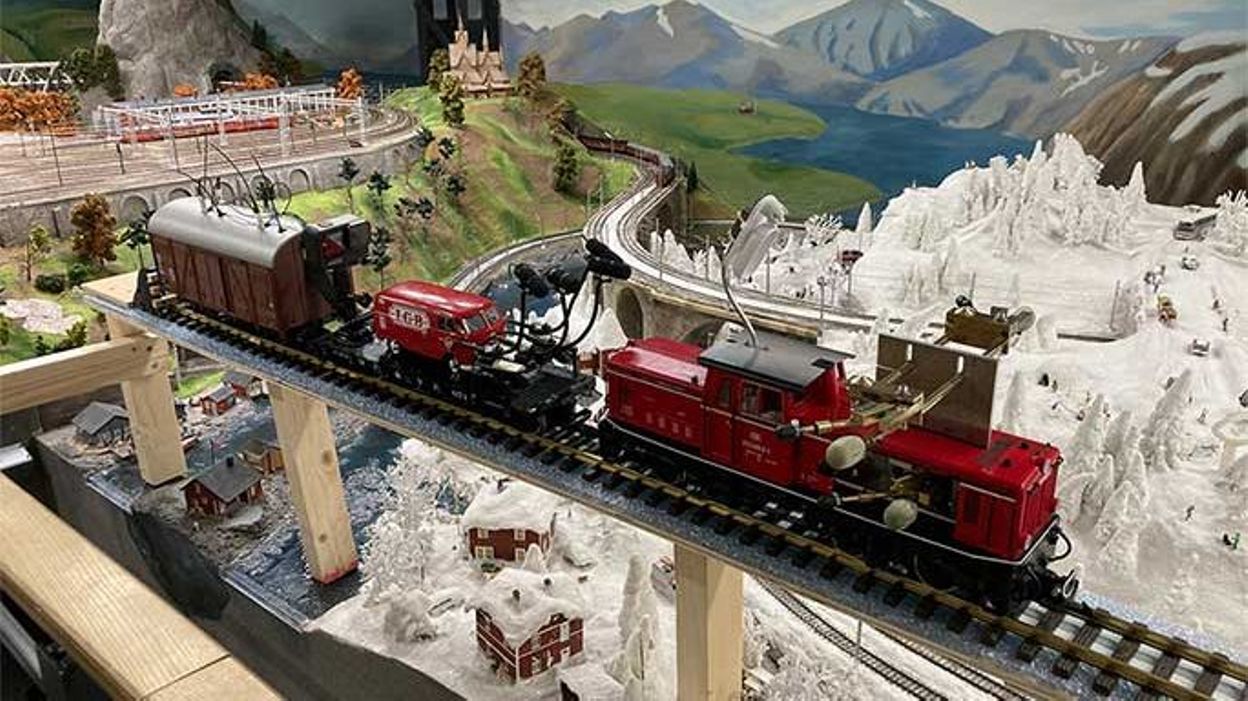 Train électrique : renaissance de la belle maquette du « Mont Tet » – Le  Petit Journal