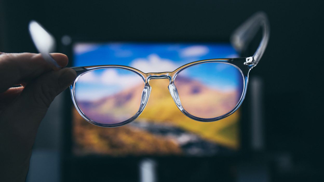 Lumiere bleue des lunettes passees au Scan
