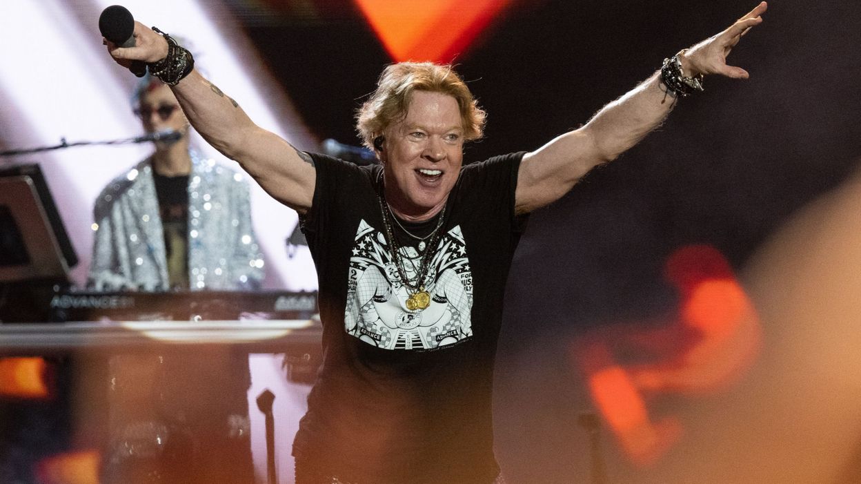 Guns N' Roses l’anniversaire de Slash dans un stade et une photo d