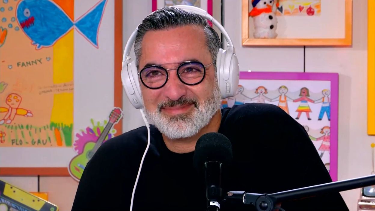 Walid craque en écoutant les messages de sa famille dans le cube de ...