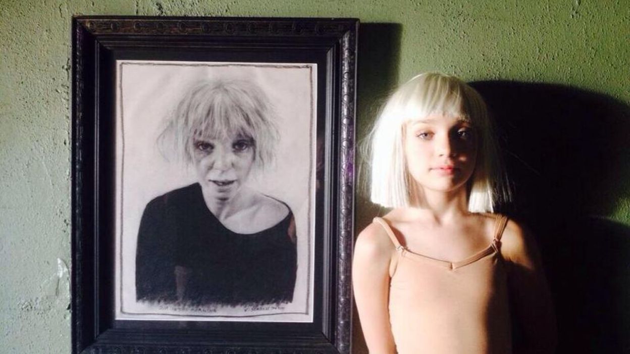 Performance Sia recrée son dernier clip live à la télé RTBF Actus