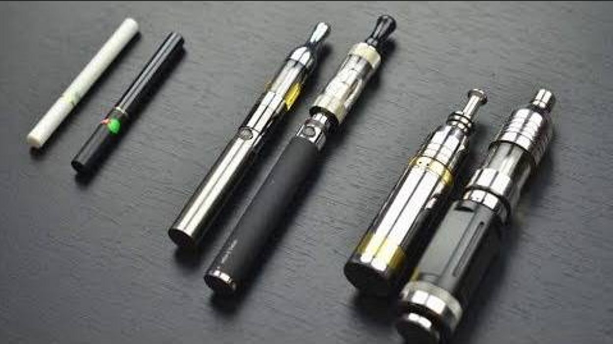 Les e-cigarettes sont interdites en soute dans les avions - RTBF Actus