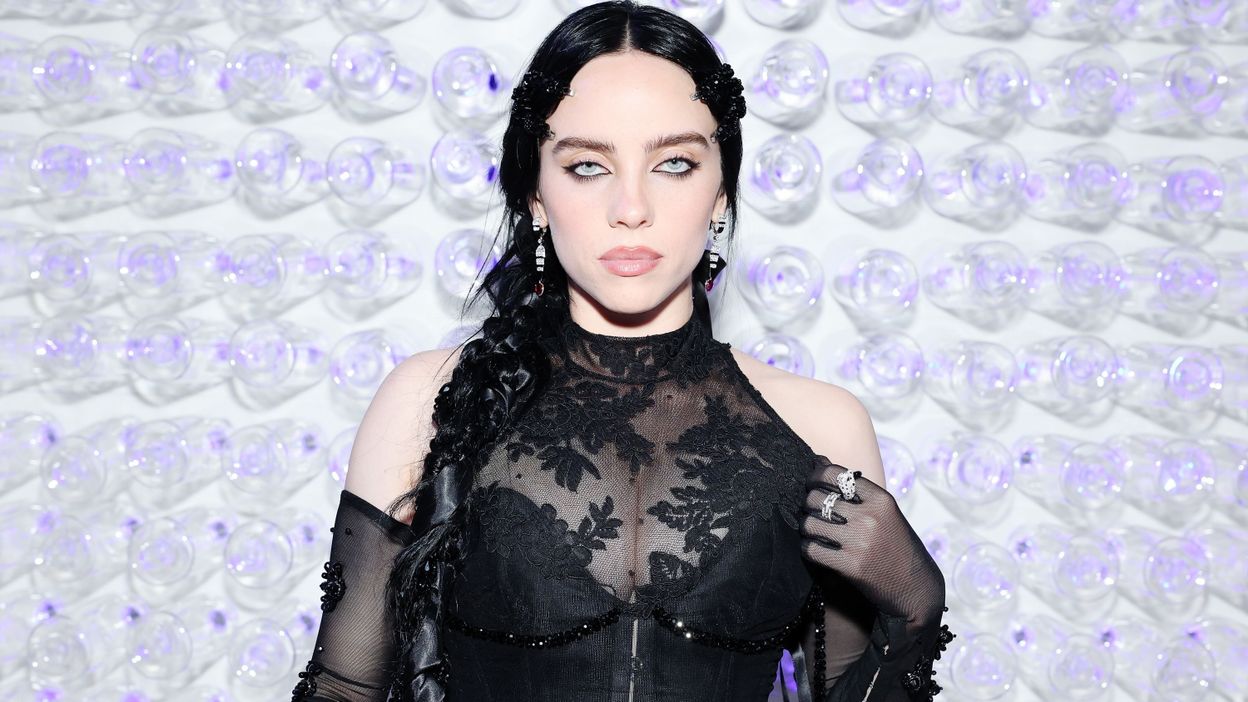 Billie Eilish dans un porno : la pratique du deepfake est un fléau - RTBF  Actus