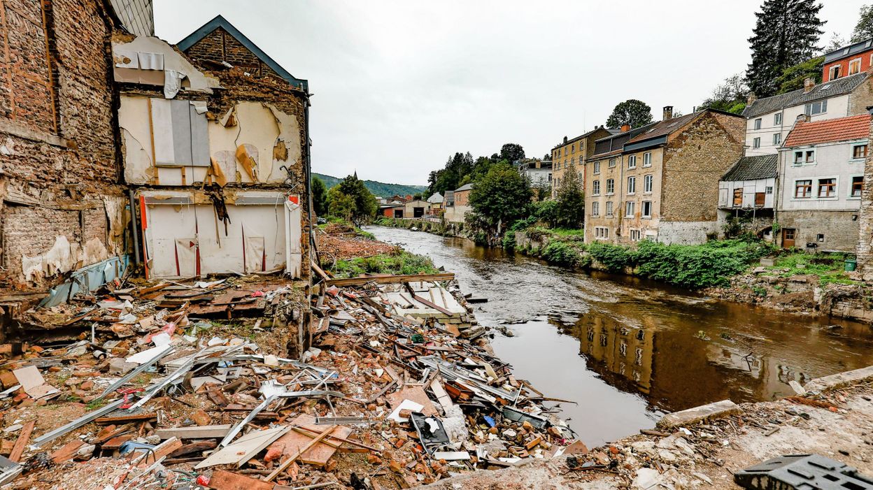 Visite Du Roi Aux Sinistrés Des Inondations : "On A Besoin De Moyens ...