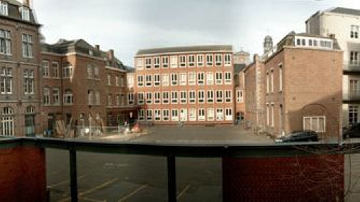 Ecole SainteMarie de Namur dix ans de classes bilingues 'sourds