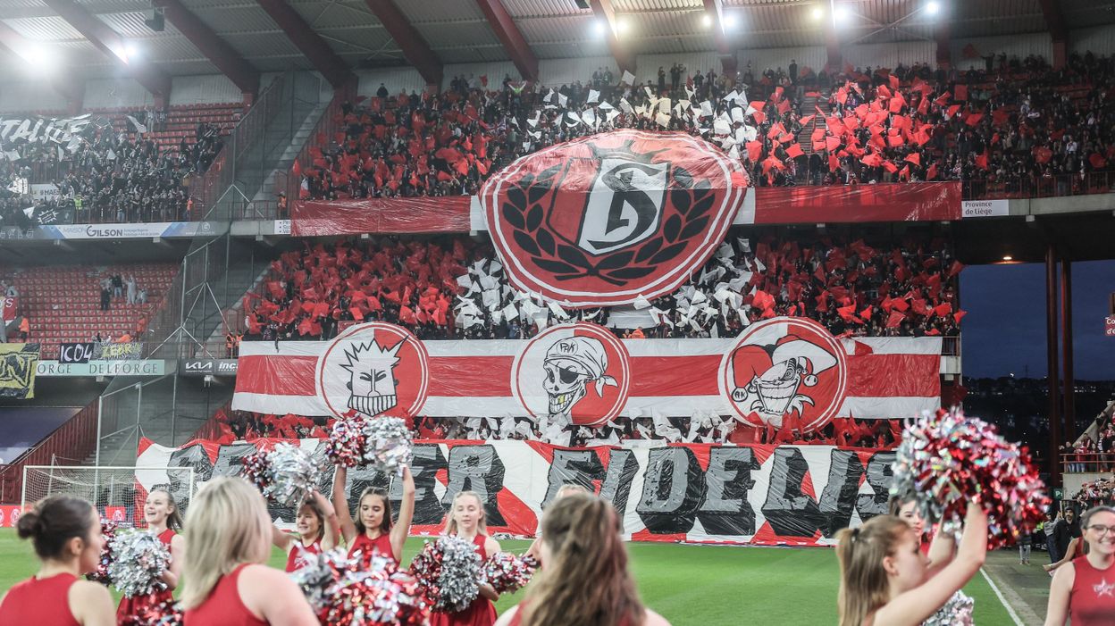 Standard Charleroi les superbes images des tifos dans l'avantmatch