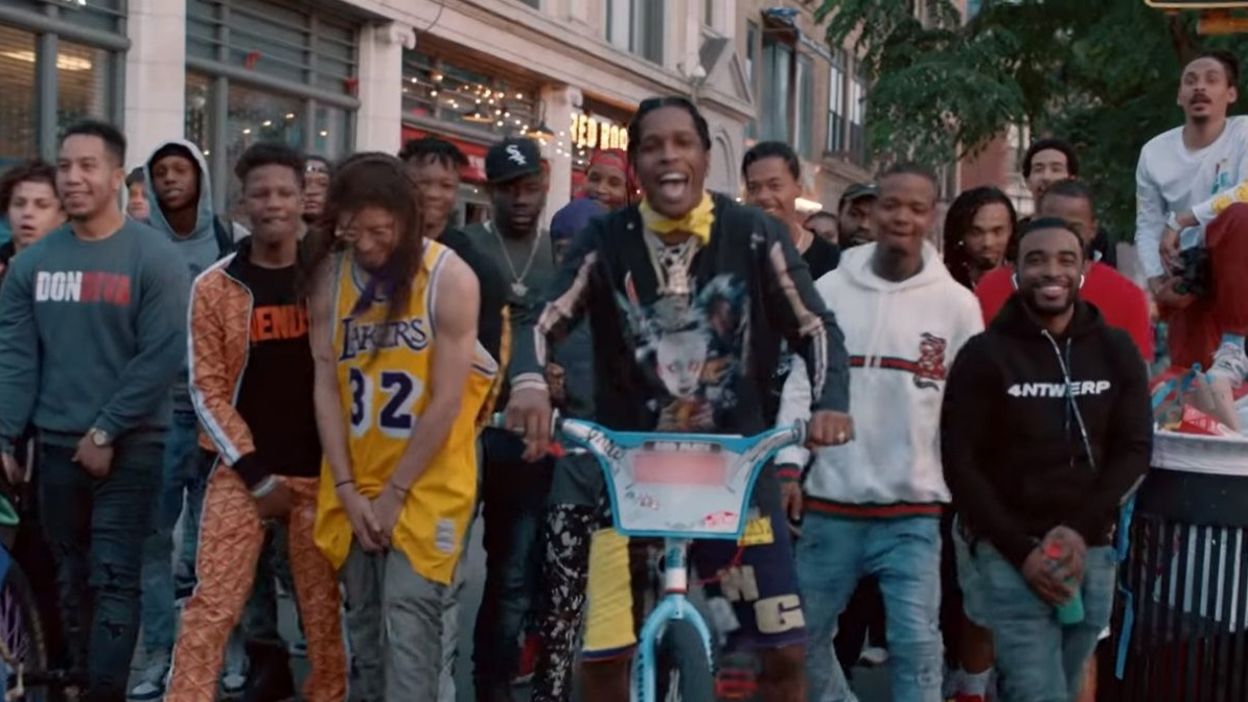 Blood Orange dévoile le clip de 'Dagenham Dream' rtbf.be