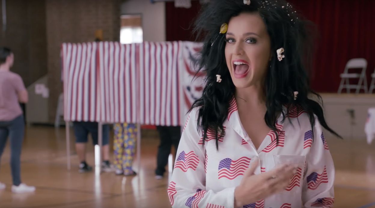 Katy Perry tente de voter toute nue dans un sketch qui invite à remplir son  devoir citoyen - RTBF Actus