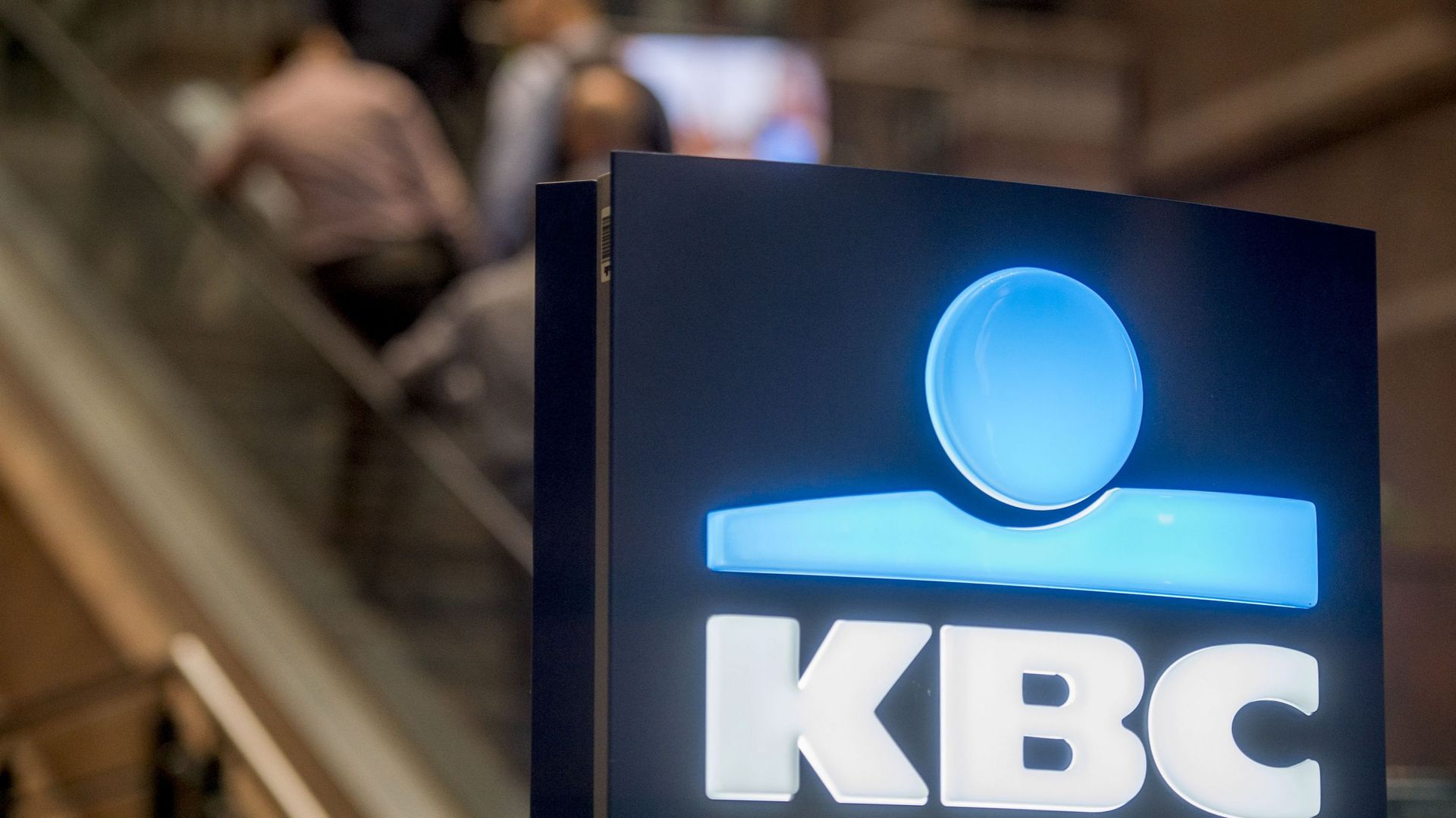 Banques et énergies polluantes: KBC dit mener une politique de désinvestissement