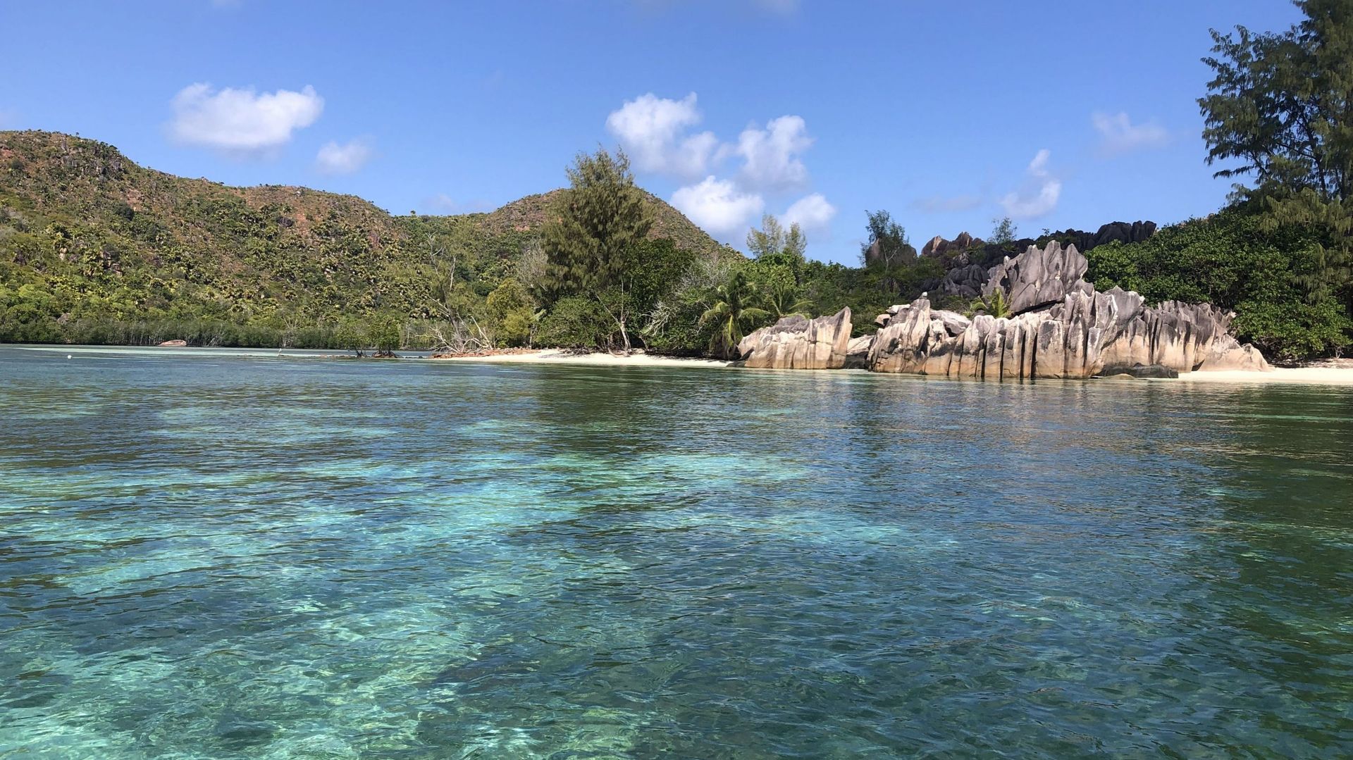 Les eaux limpides des Seychelles, un paradis sur Terre