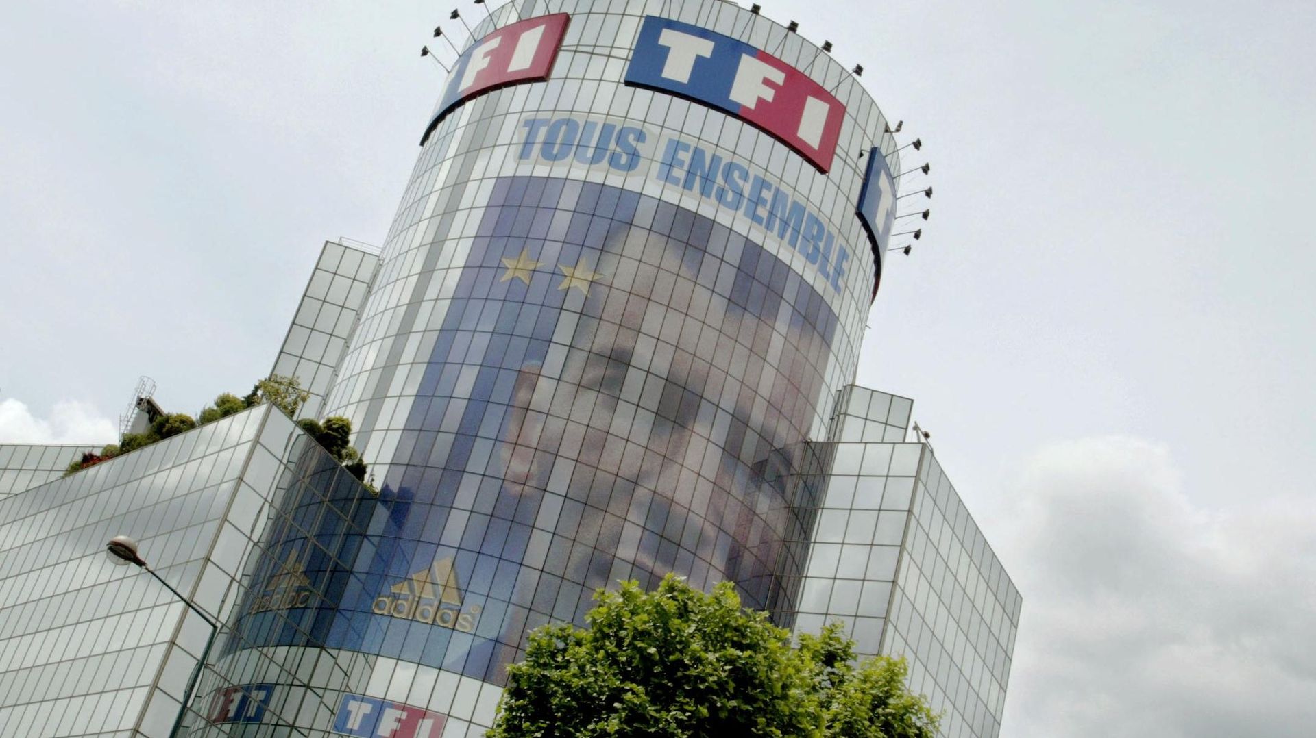 La chaîne de télévision française TF1 a récemment signé avec la régie publicitaire néerlandophone Transfer un accord de commercialisation de ses espaces publicitaires en Belgique, qui débutera en septembre 2017. 