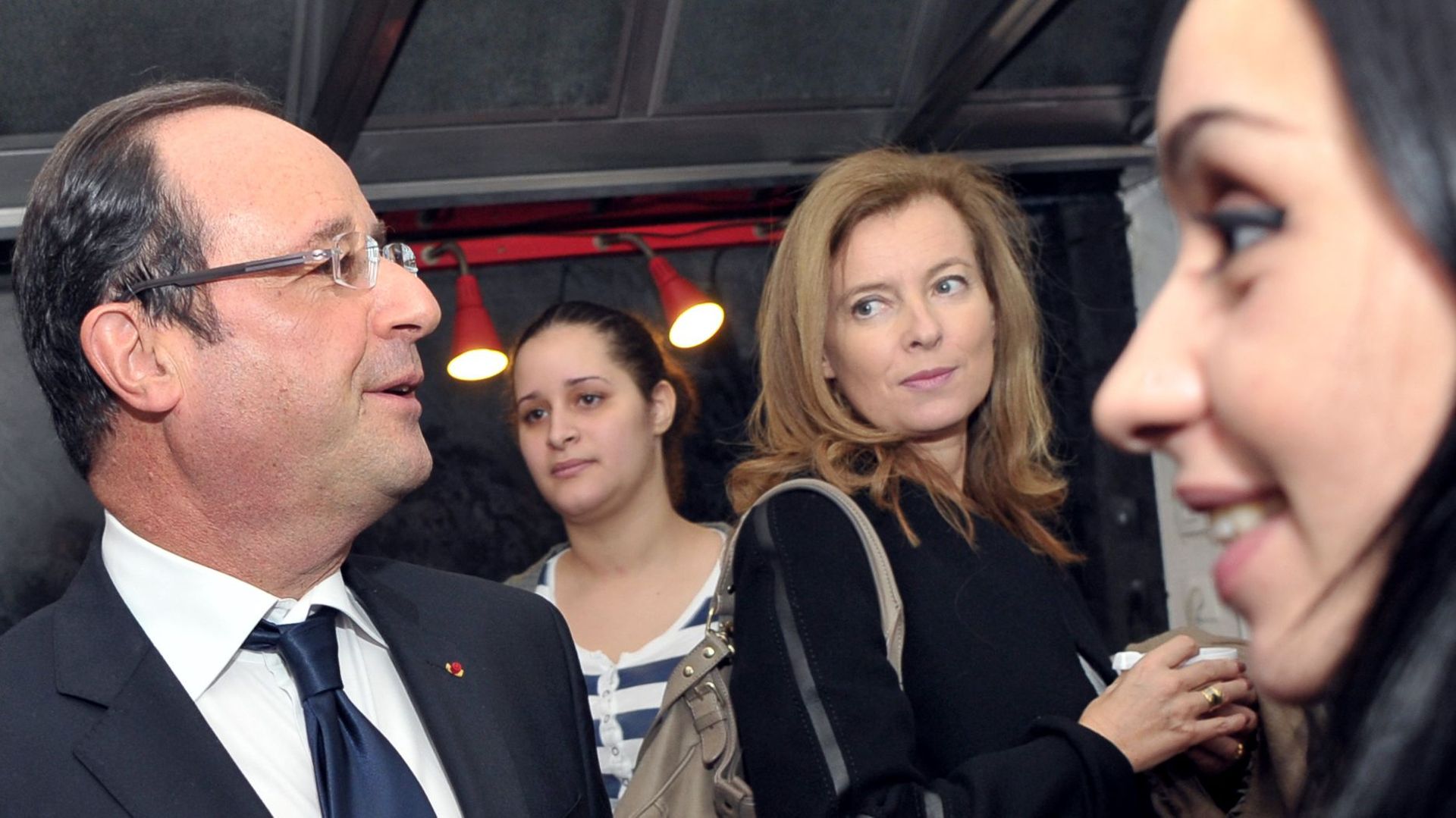 François Hollande écrit au tribunal pour soutenir la plainte de sa compagne