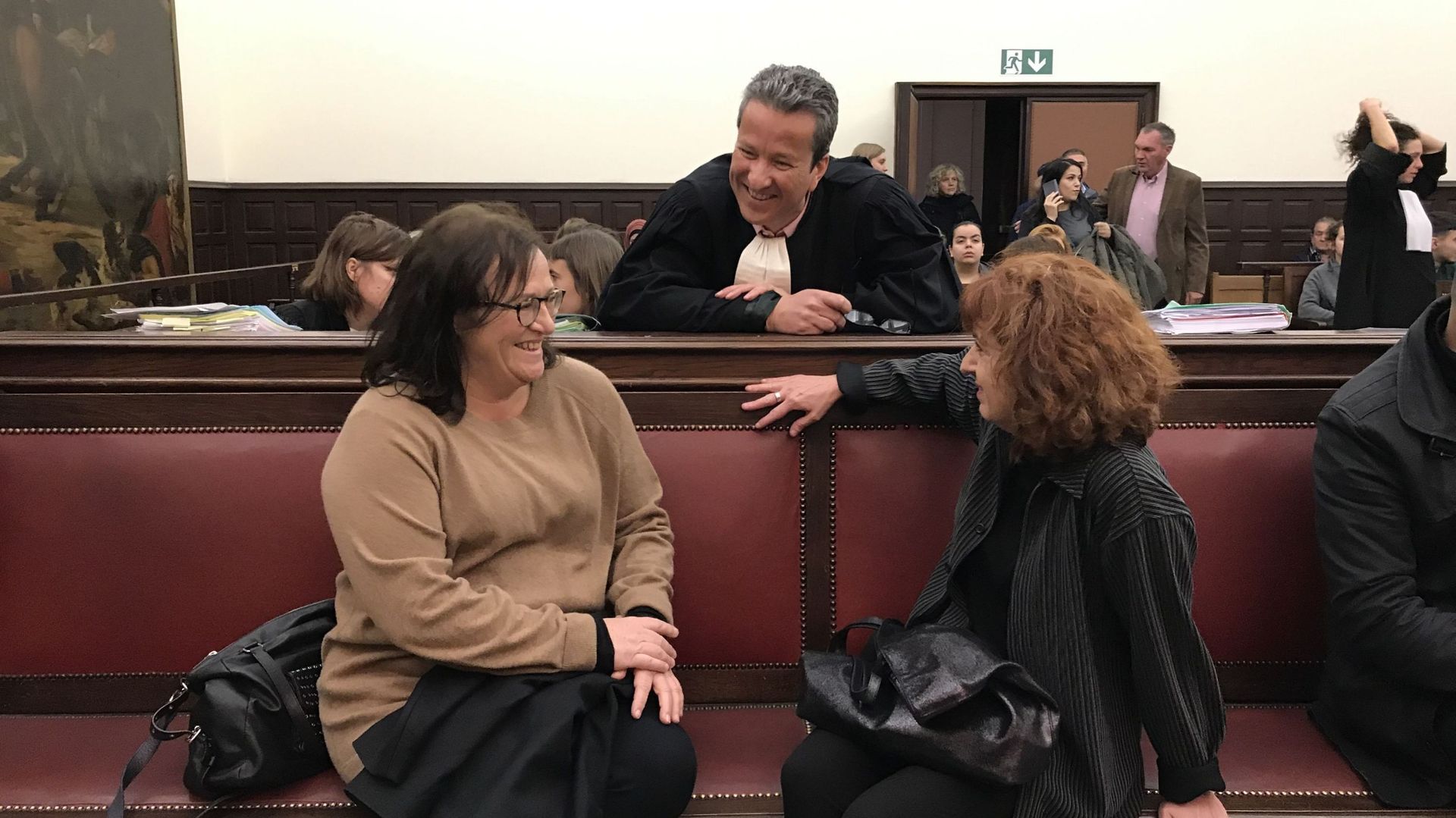 Anouk van Gestel en compagnie de son avocat, Me Alexis Deswaef, au Palais de Justice mercredi matin.