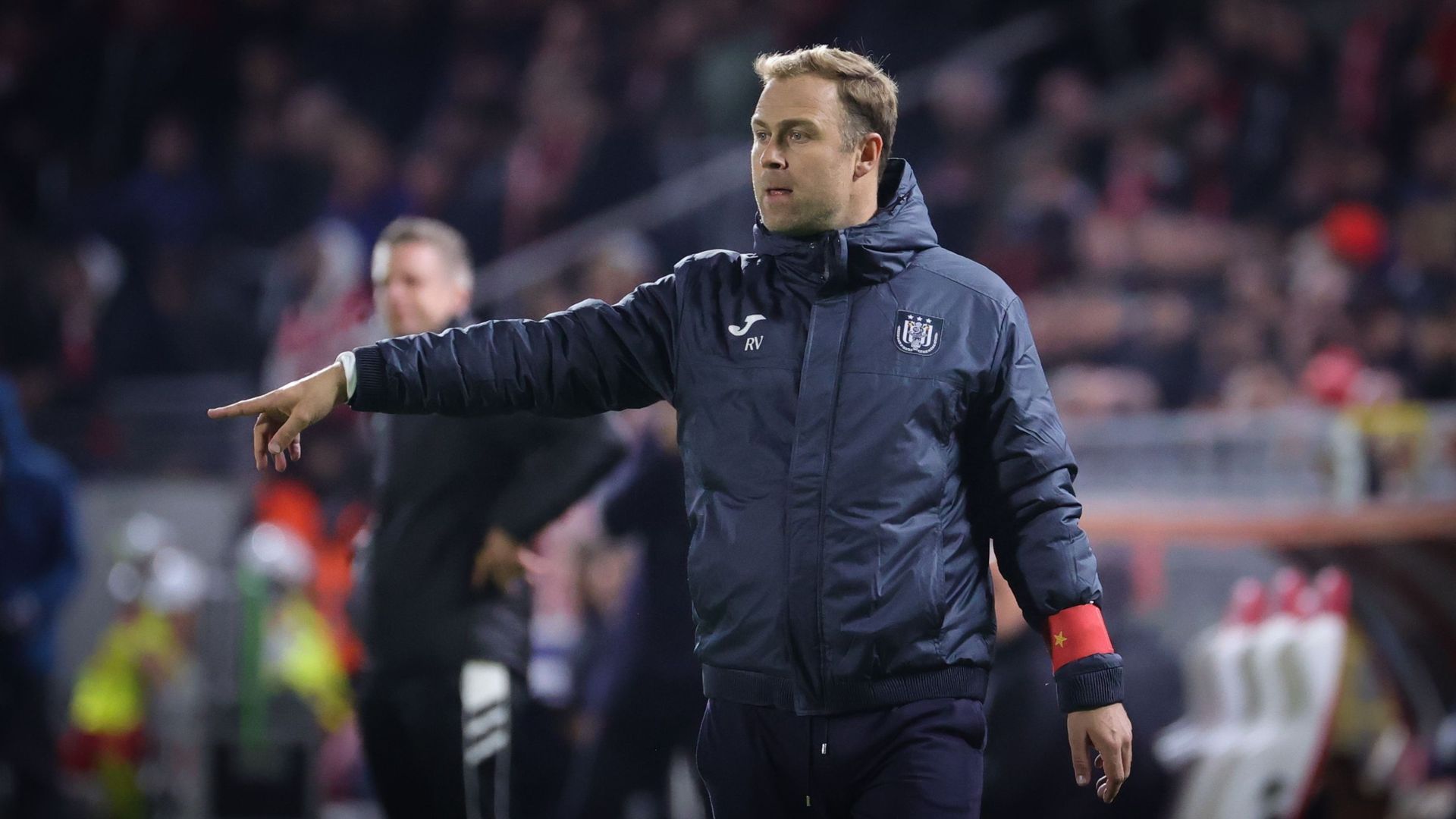 Robin Veldman ne restera pas l’entraîneur principal d’Anderlecht.