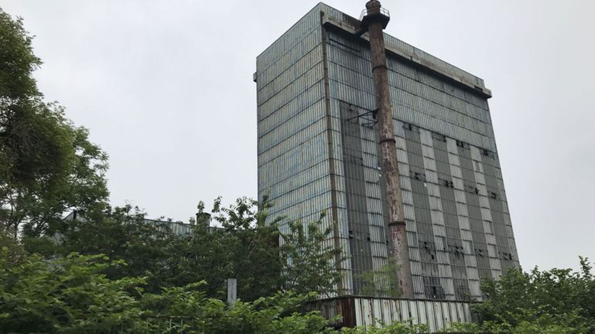 La tour Boma à Seraing a été démolie : une nouvelle page de la sidérurgie se tourne