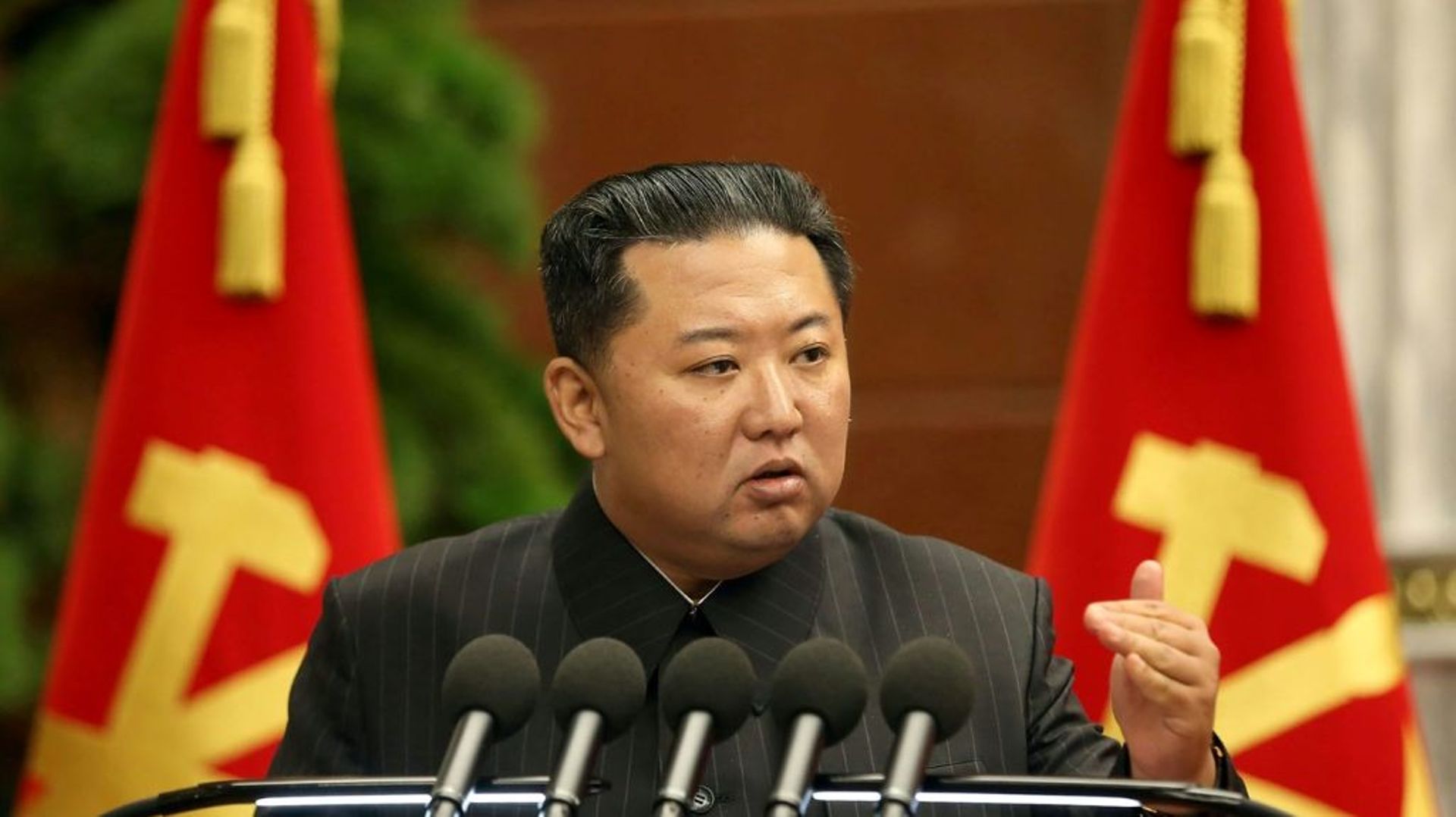 Le dirigeant nord-coréen Kim Jong Un s'exprime devant le Bureau politique du Comité central du Parti des travailleurs, le 2 septembre 2021 à Pyongyang