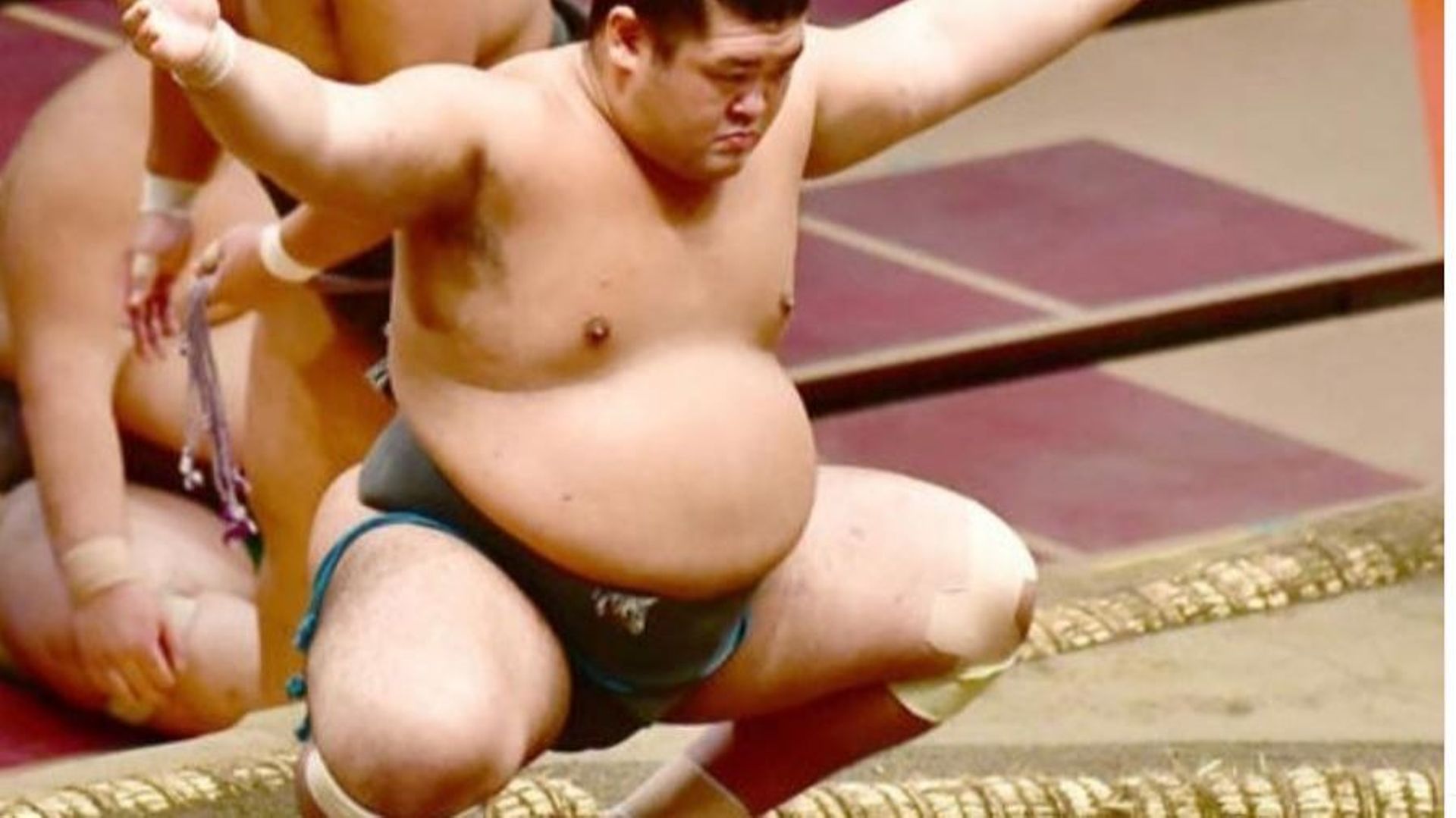 La mort d'un lutteur de sumo après une violente chute provoque l'émoi au Japon
