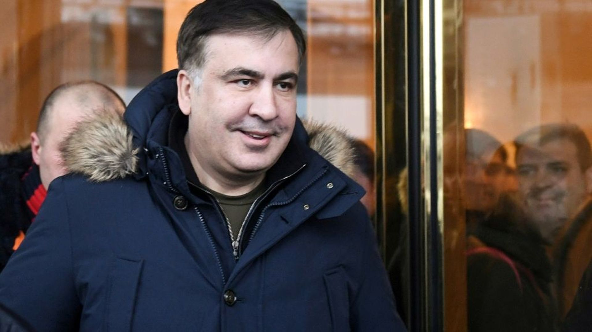 L'opposant Mikheïl Saakachvili, accusé par les autorités ukrainiennes d'avoir voulu fomenter un coup d'Etat, sortant d'un hôtel à Kiev, le 9 février 2018.

