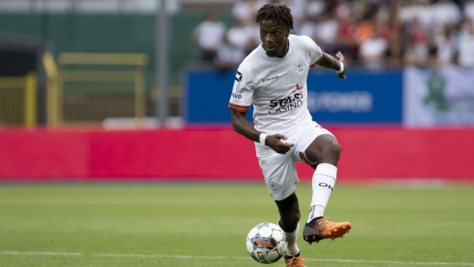 Football : Hamza Mendyl