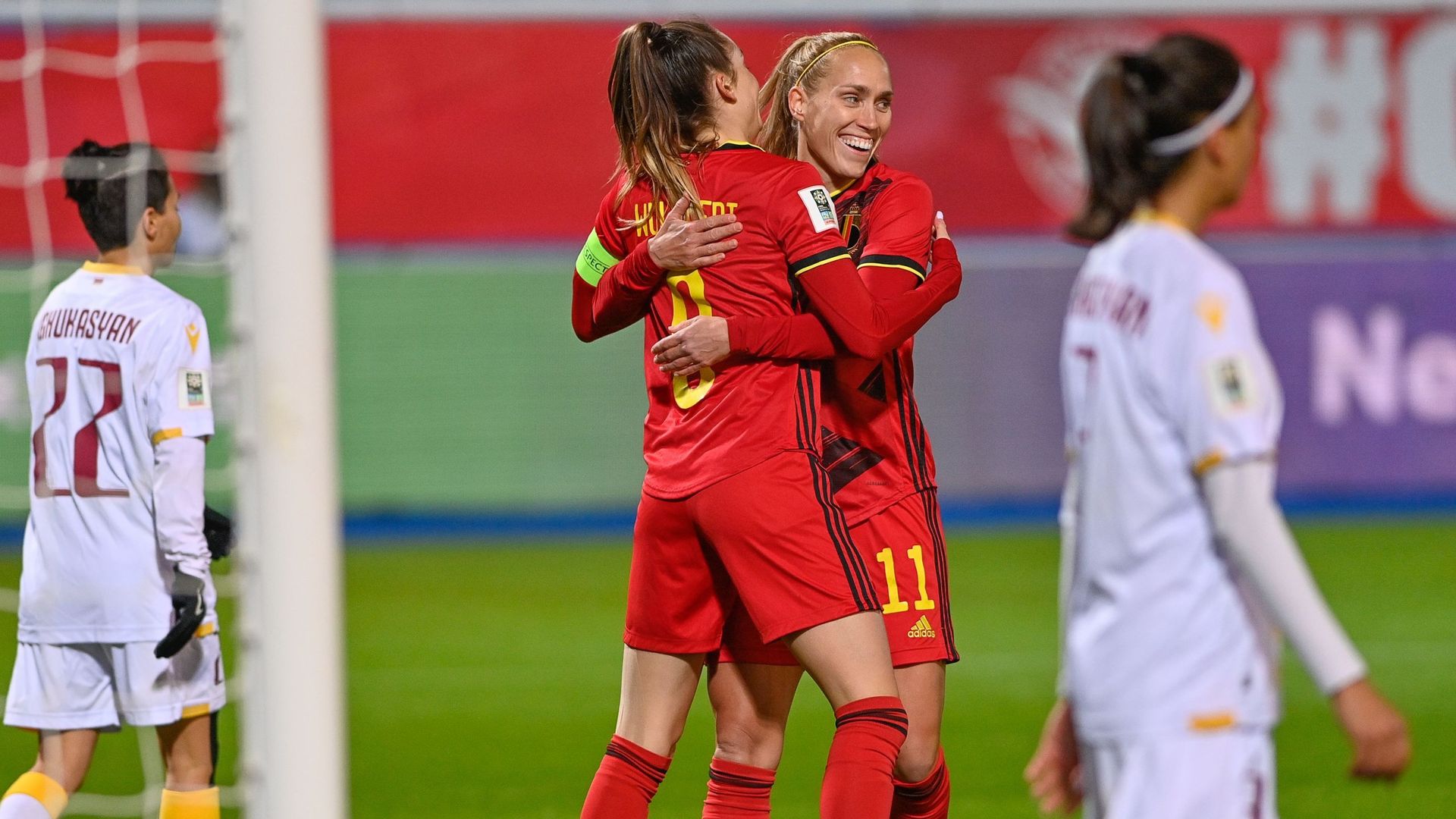 Tessa Wullaert a marqué 5 fois, Janice Cayman a elle signé un doublé, lors de la victoire des Red Flames 19-0 face à l'Arménie.  
