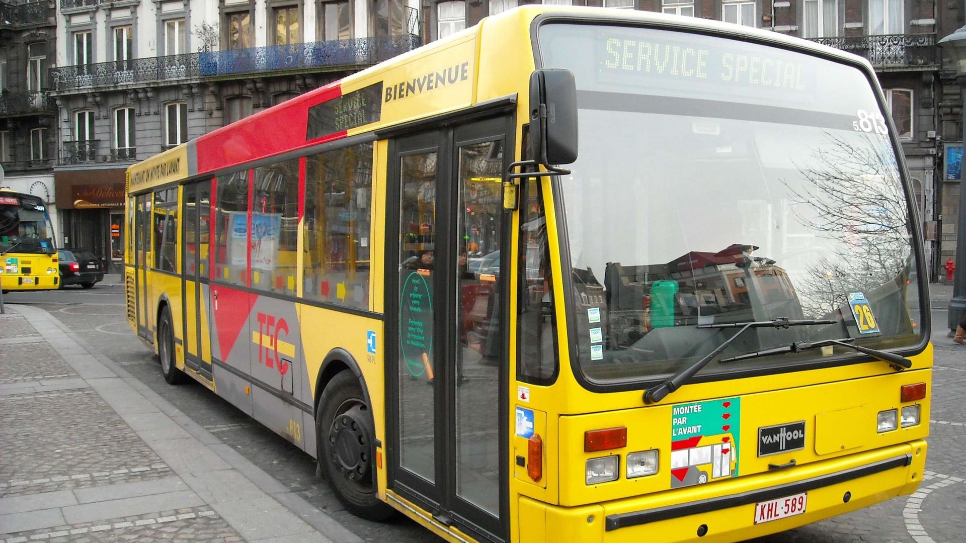 Les bus font leur retour au terminus de la gare Léopold.