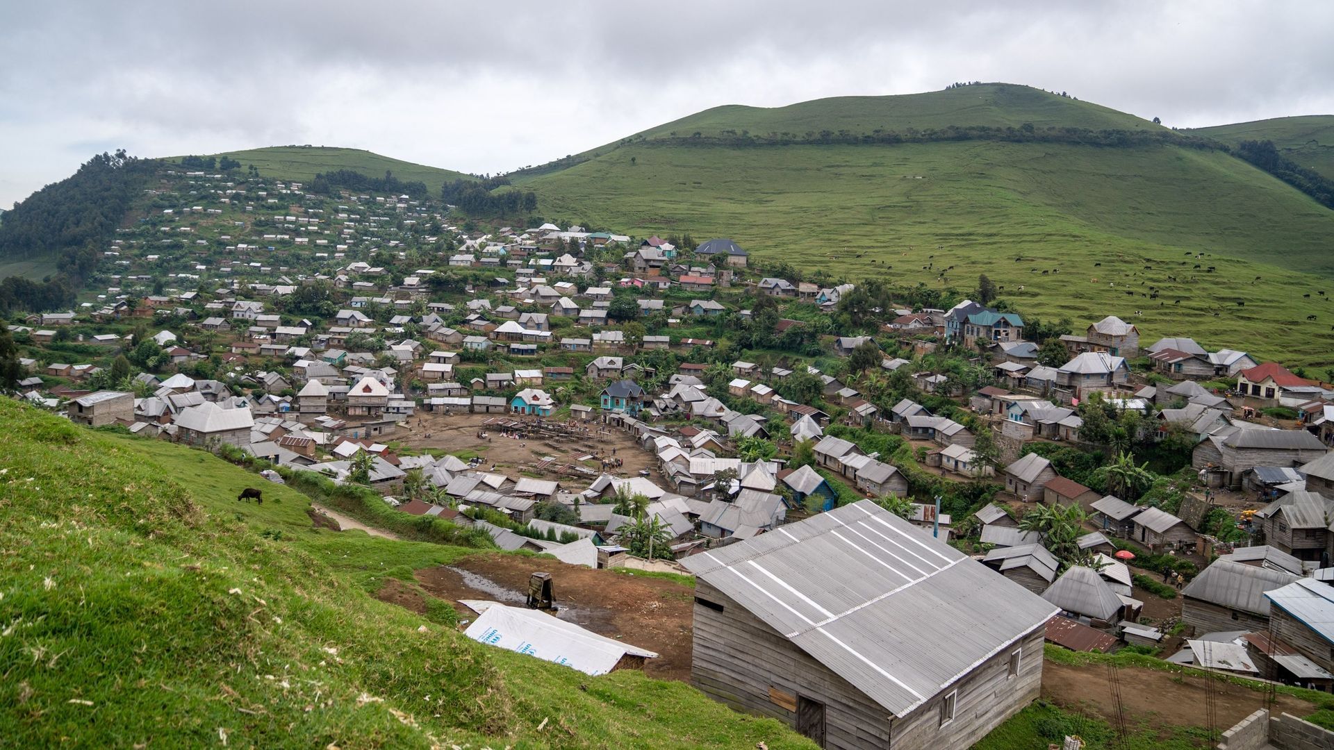 Vue de la cité de Mushaki dans l'est de la RDC après le retrait du M23, le 21 avril 2023. 