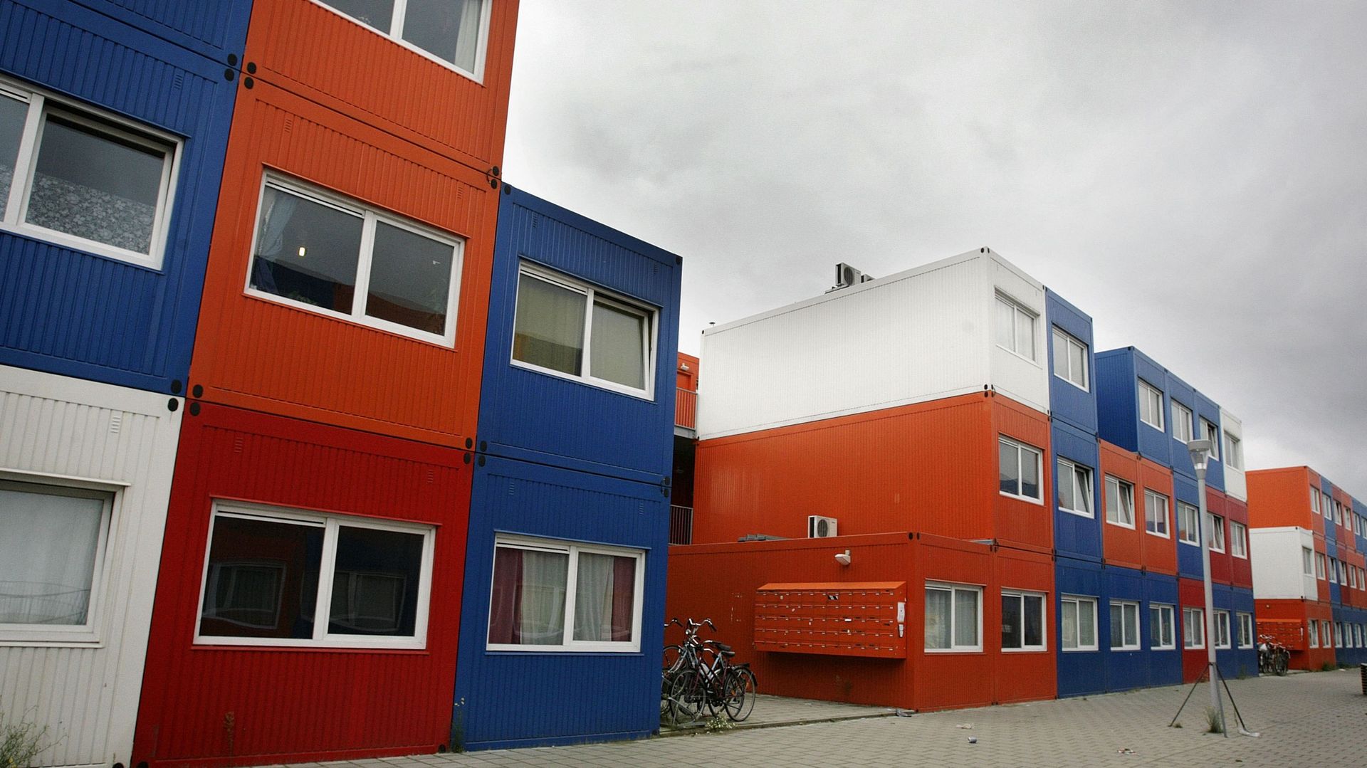 Amsterdam: des containers pallient le manque de logements