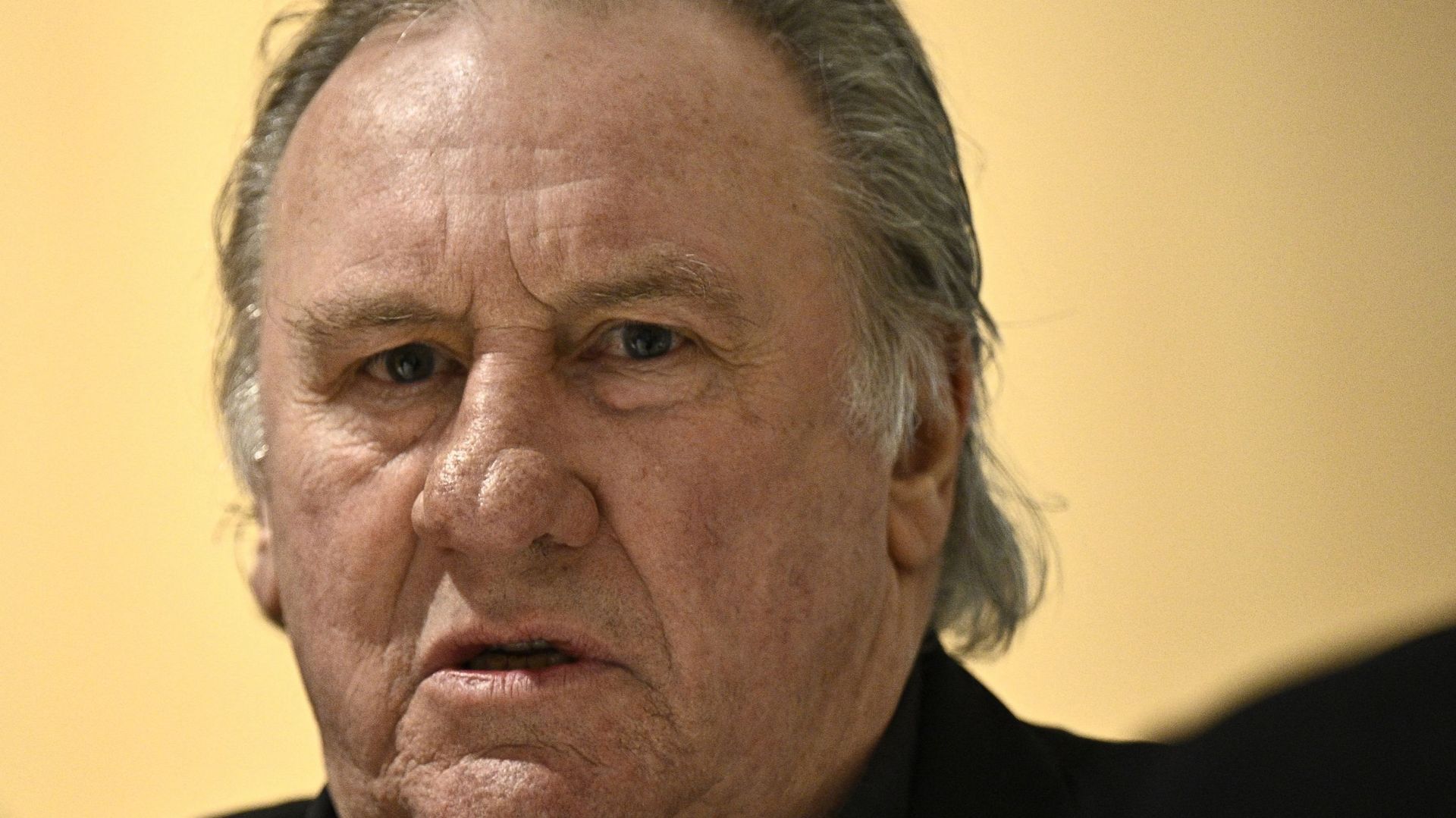 La revue de presse : Gérard Depardieu, un monument qui tombe – RTBF Actus