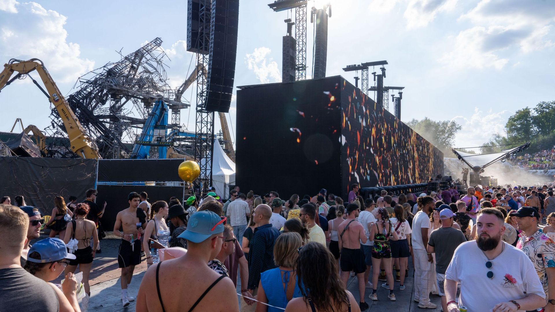 Tomorrowland s’apprête à vivre son second week-end avec une scène principal...