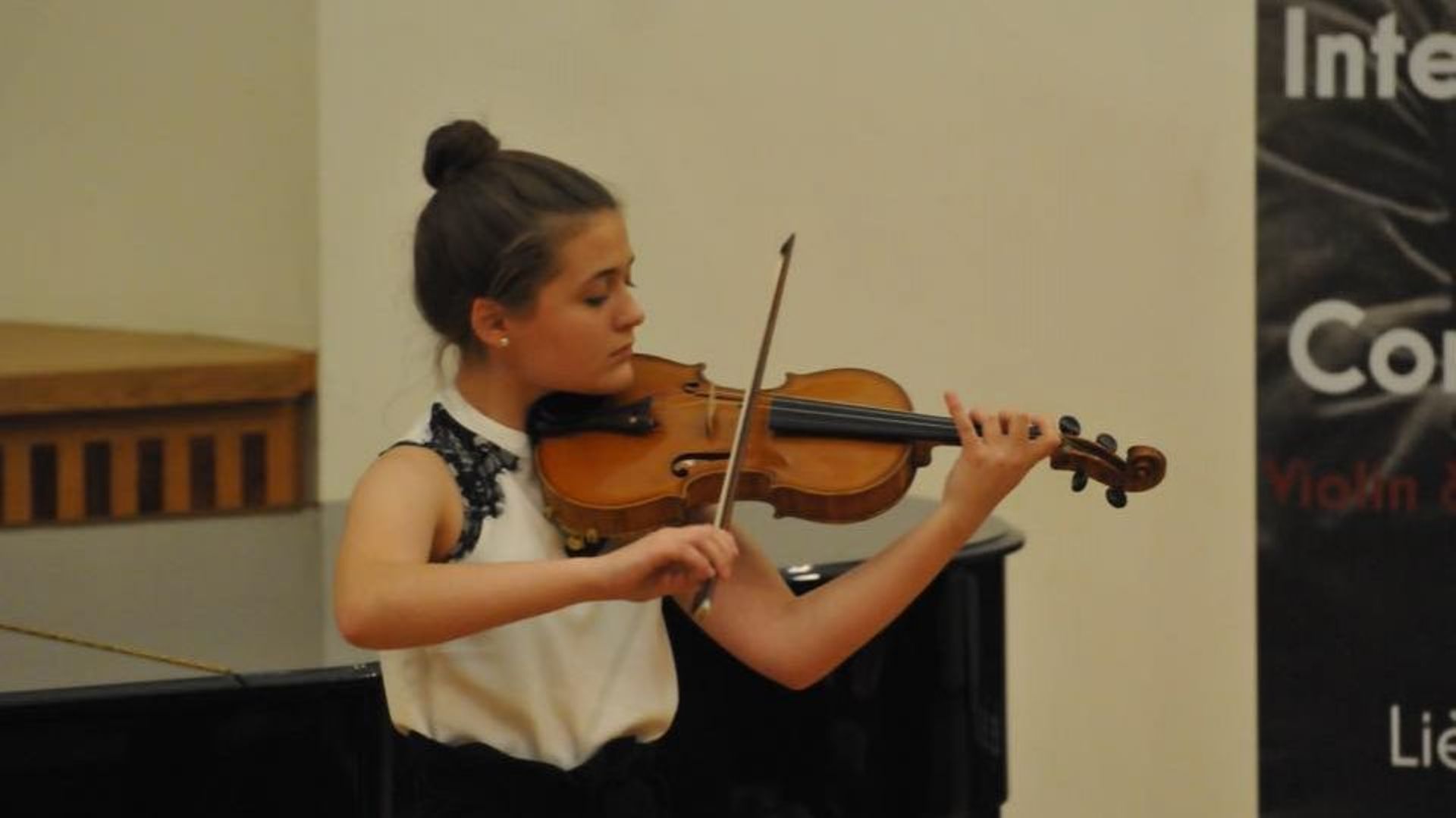 Varvara Vasylieva, jeune ukrainienne née en 2003, était la violoniste lauréate de l'édition 2019 du concours en catégorie A.