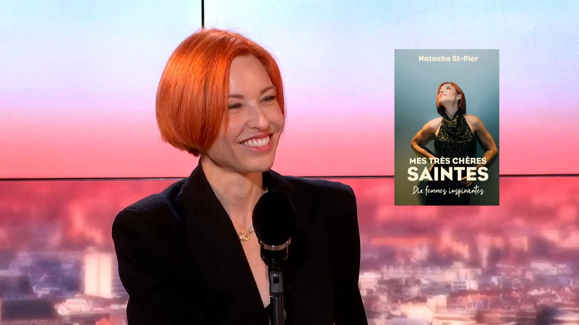 De Jeanne d’Arc à la Vierge Marie, Natasha St-Pier brosse le portrait de femmes saintes dans son nouveau livre