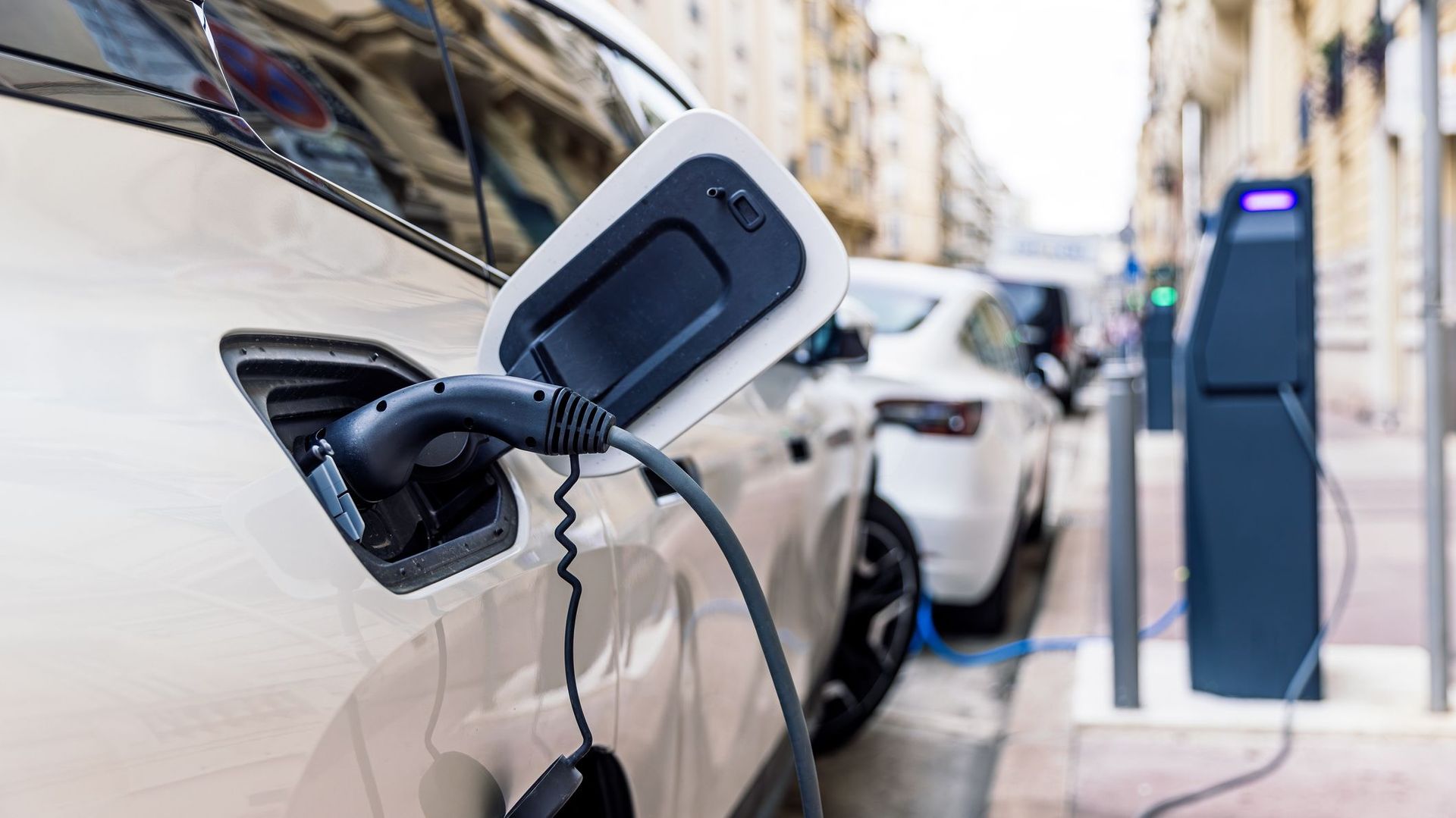 Voitures électriques en Belgique : le cap des 100.000 bornes de recharge a été dépassé