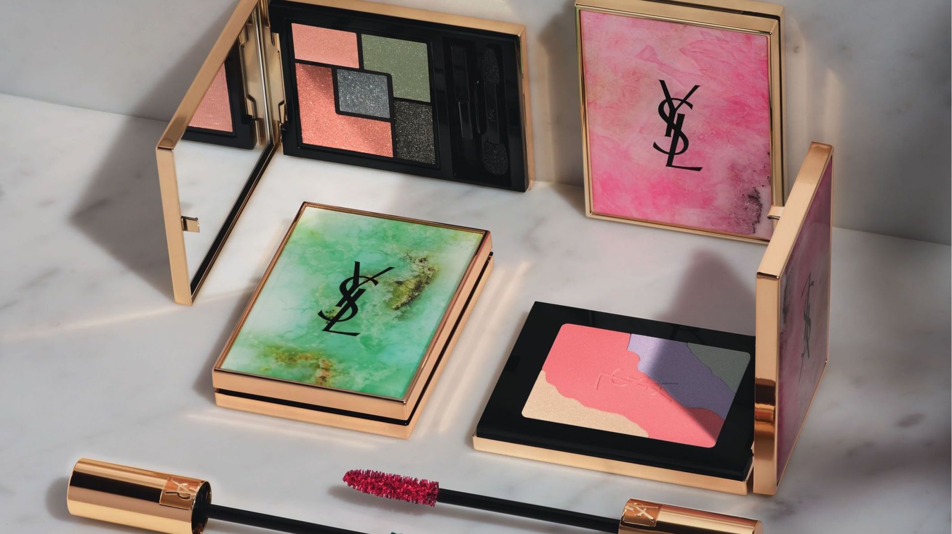 Les deux palettes collector - Couture Palette et Face Palette - de la collection "Boho Stones" d'Yves Saint Laurent, ainsi que les deux nouvelles teintes du "Mascara Volume Effet Faux Cils".
