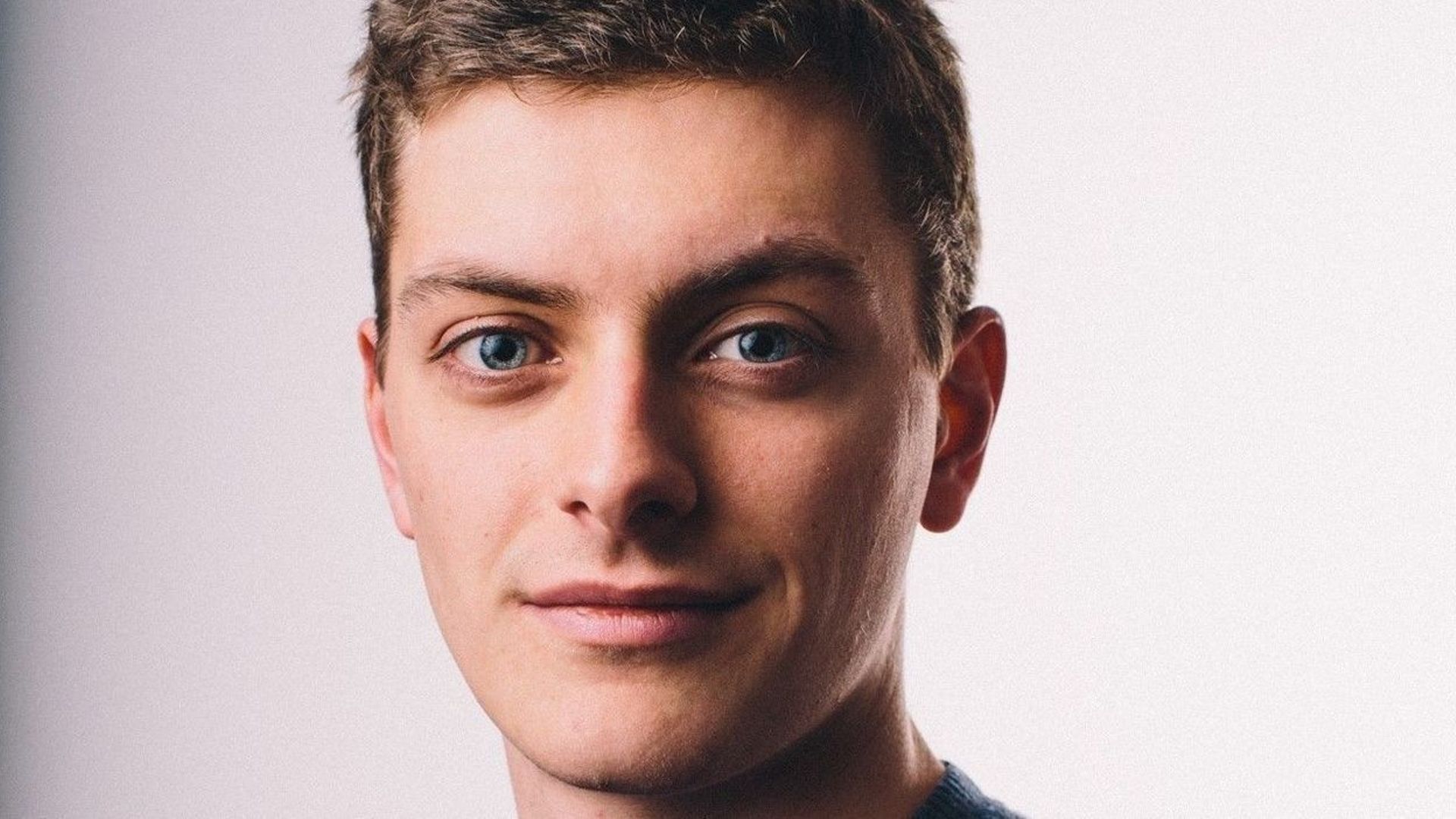 Le journaliste Wilson Fache, correspondant pour la RTBF, reçoit le prix ...