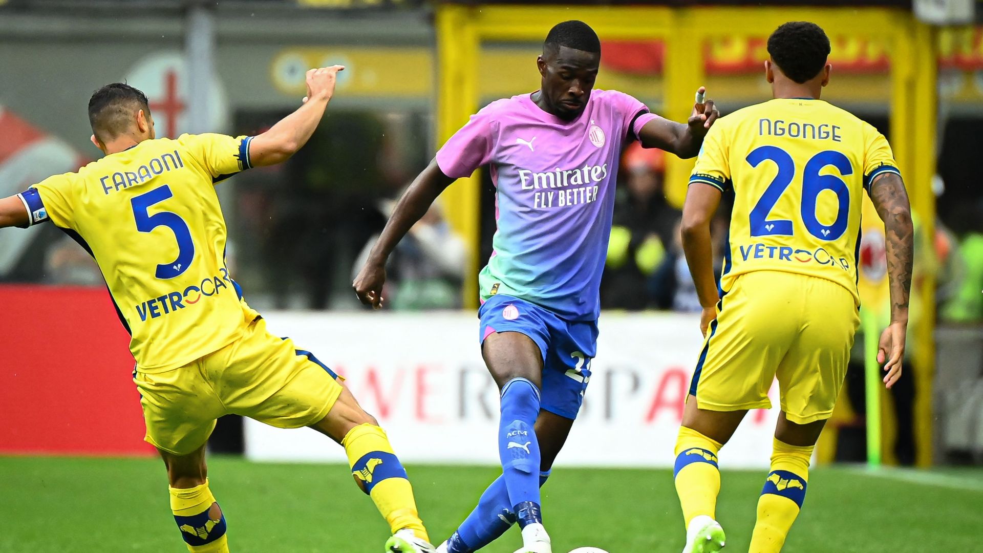 une-retourn-e-la-cristiano-ronaldo-le-belge-cyril-ngonge-marque-un