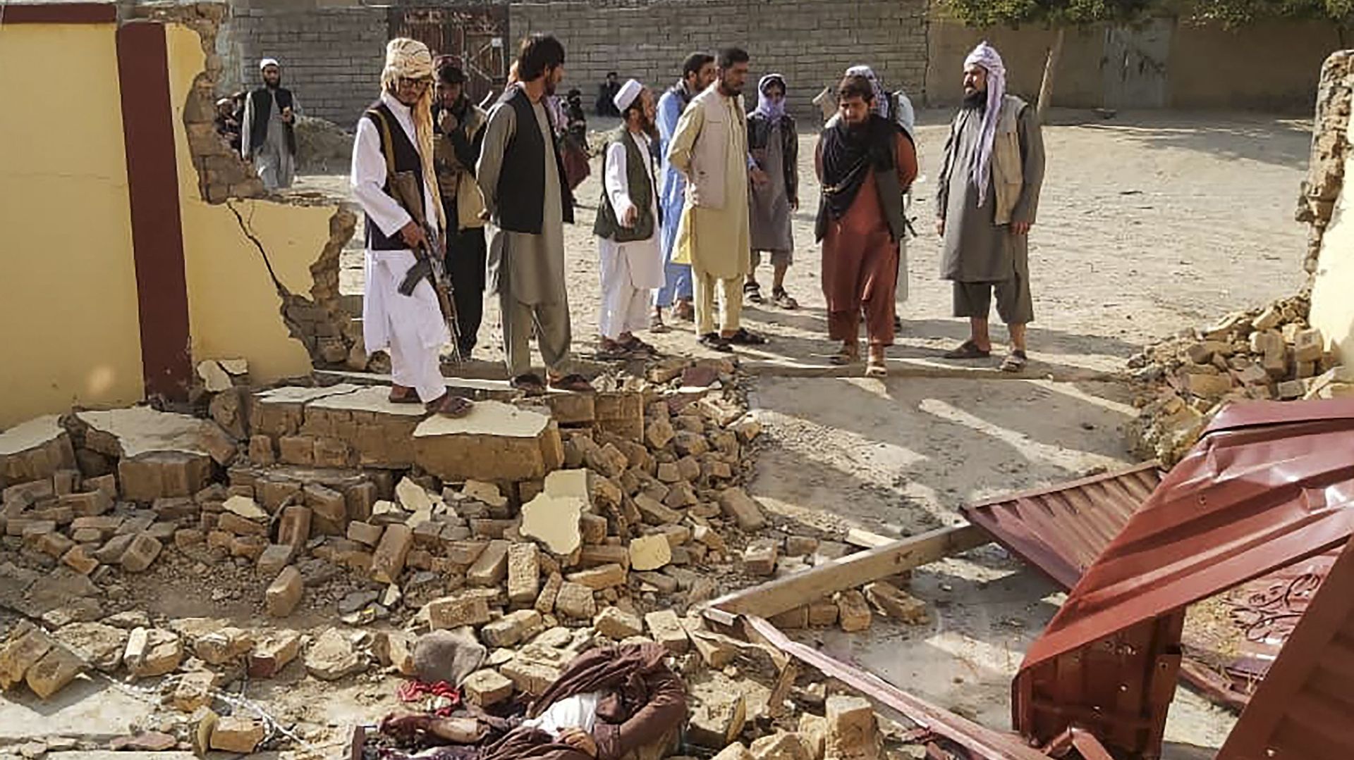 Cinq membres des talibans ont été légèrement blessés dans l’explosion qui s’est produite à Tcharikar, la capitale du Parwan.