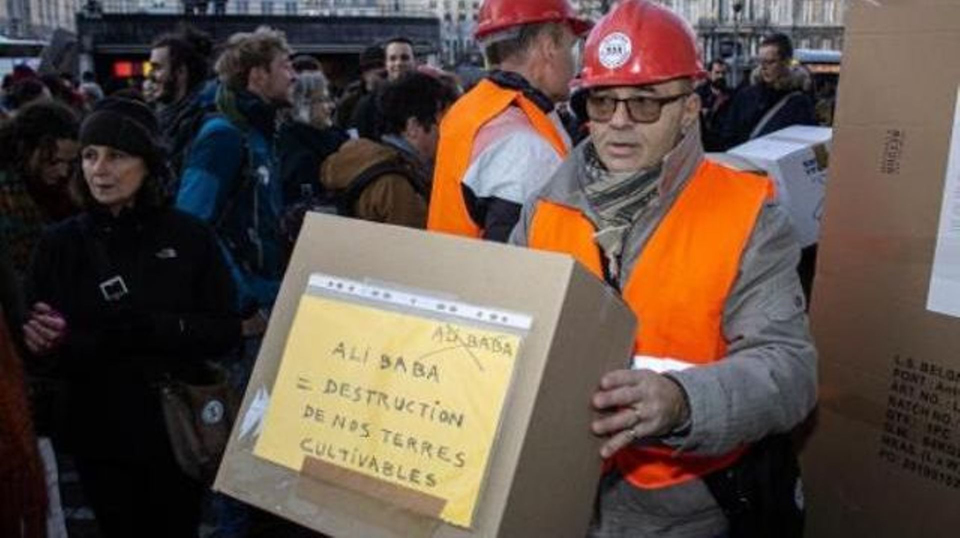 Une cinquantaine de militants contre la venue d'Alibaba à Liège
