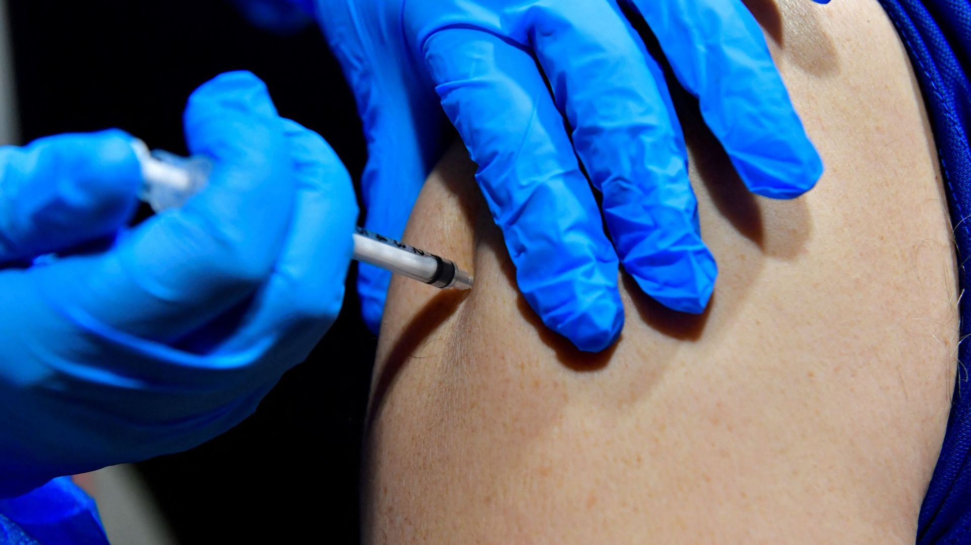 Coronavirus : un Néo-zélandais se fait vacciner 10 fois en une journée, une enquête est ouverte