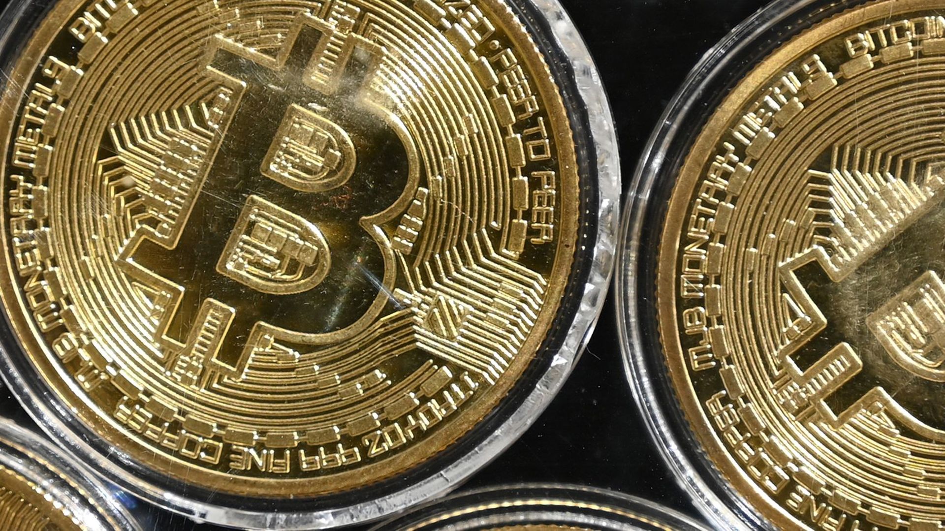 Le bitcoin dépasse les 20.000 dollars pour la première fois de son histoire