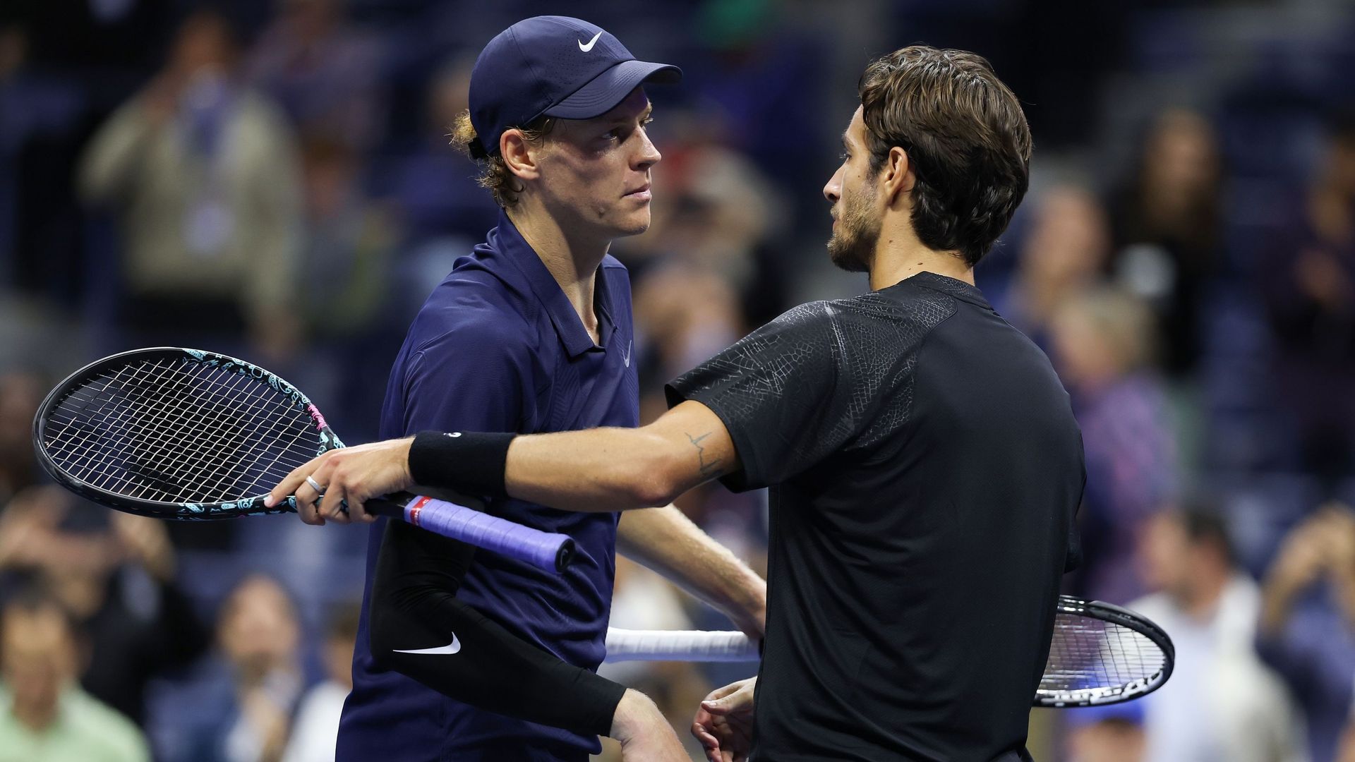 US Open : Jannik Sinner balaie Lorenzo Musetti et rejoint Felix Auger-Aliassime en demi-finale