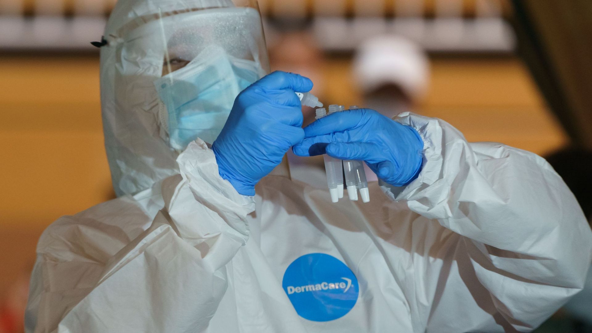 Coronavirus : les restrictions s’enchaînent pour freiner la seconde vague en Europe